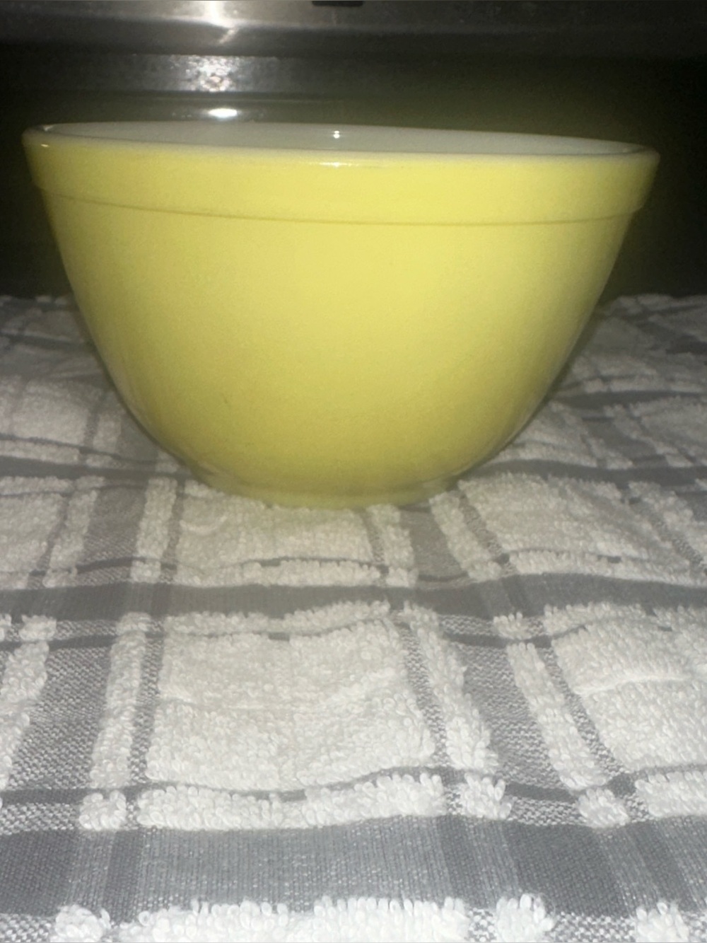 Yellow #401 PYREX bowl 1-1/2 pt